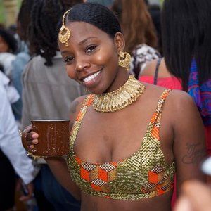 Meet your Posher, Joyce